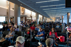 airpot - people waiting